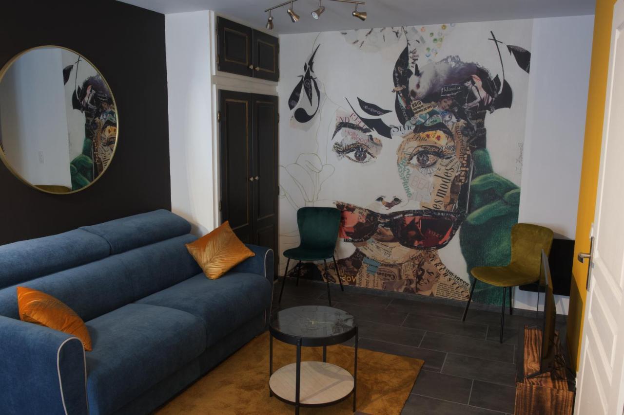 Duplex Charmant Idealement Situe Dole Bagian luar foto